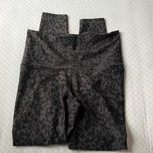 NWOT Old Navy Active Leggins